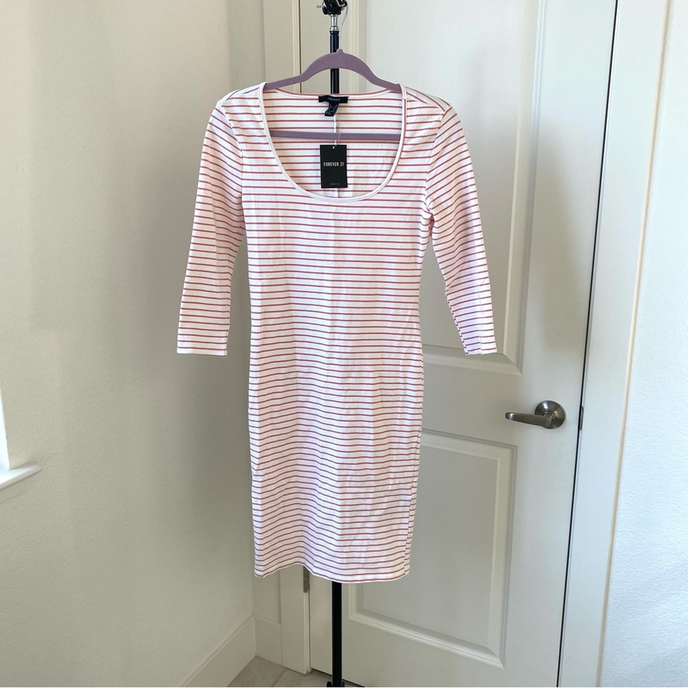 👋🏽 Leaving: F21 Striped Fitted Dress B1